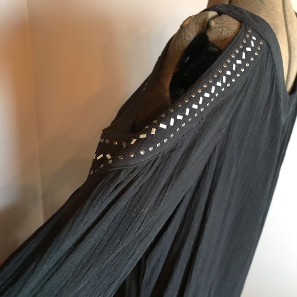 Black Dress cold shoulder with stud detailing - Picture 2 of 6